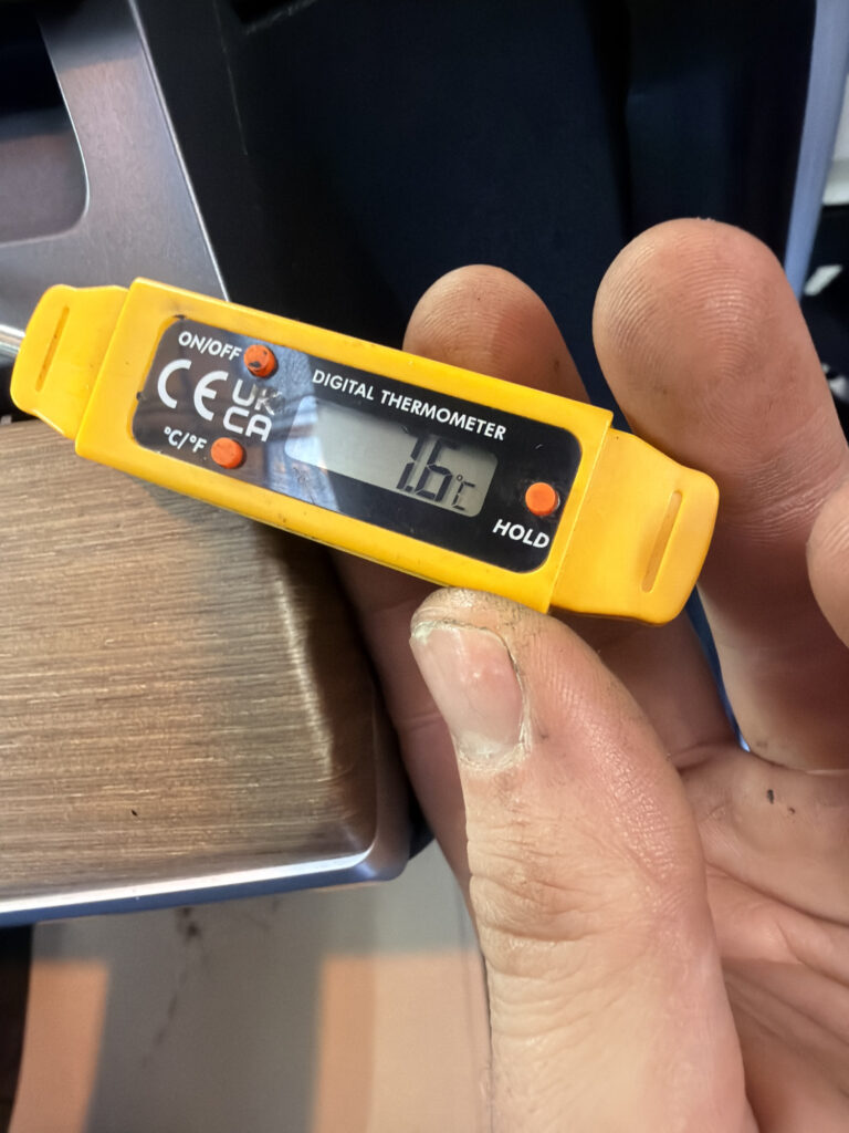 Low cabin temperature reading during Tesla Model 3 heating fault diagnosis