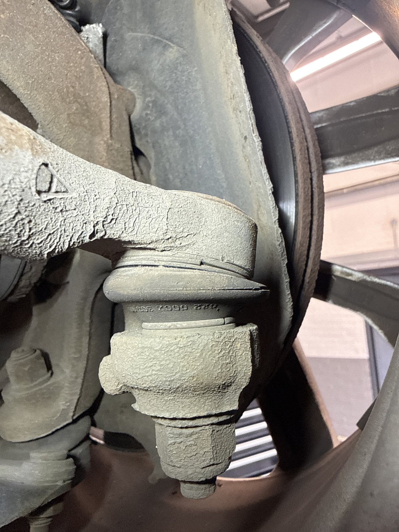 Second track rod end on the same car with its dust cover rubber cracking
